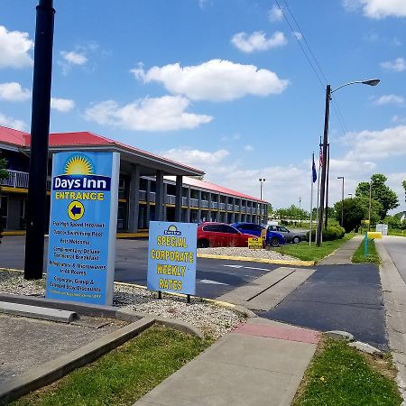 Days Inn By Wyndham Richmond Exteriör bild