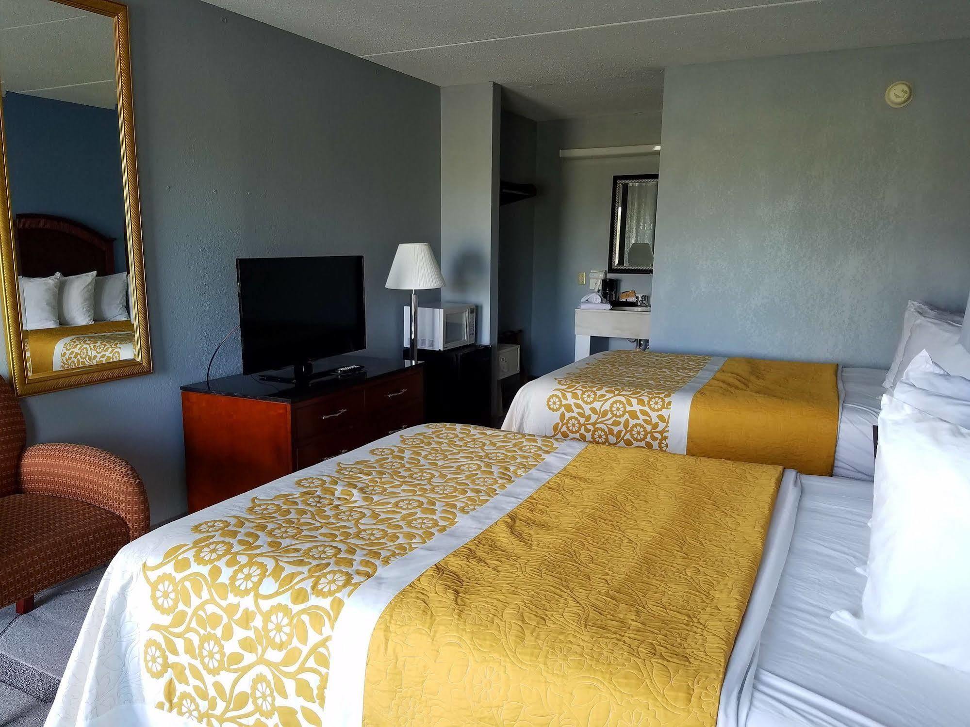 Days Inn By Wyndham Richmond Exteriör bild